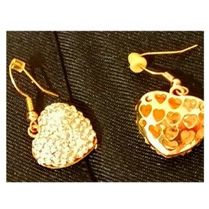 Dangle gold diamond heart pendant earrings